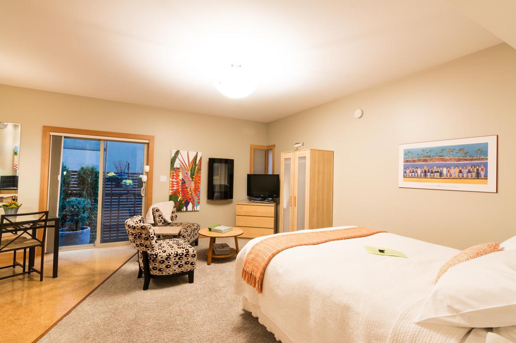 Cormier'S Studio Guest Suites Penticton Bagian luar foto