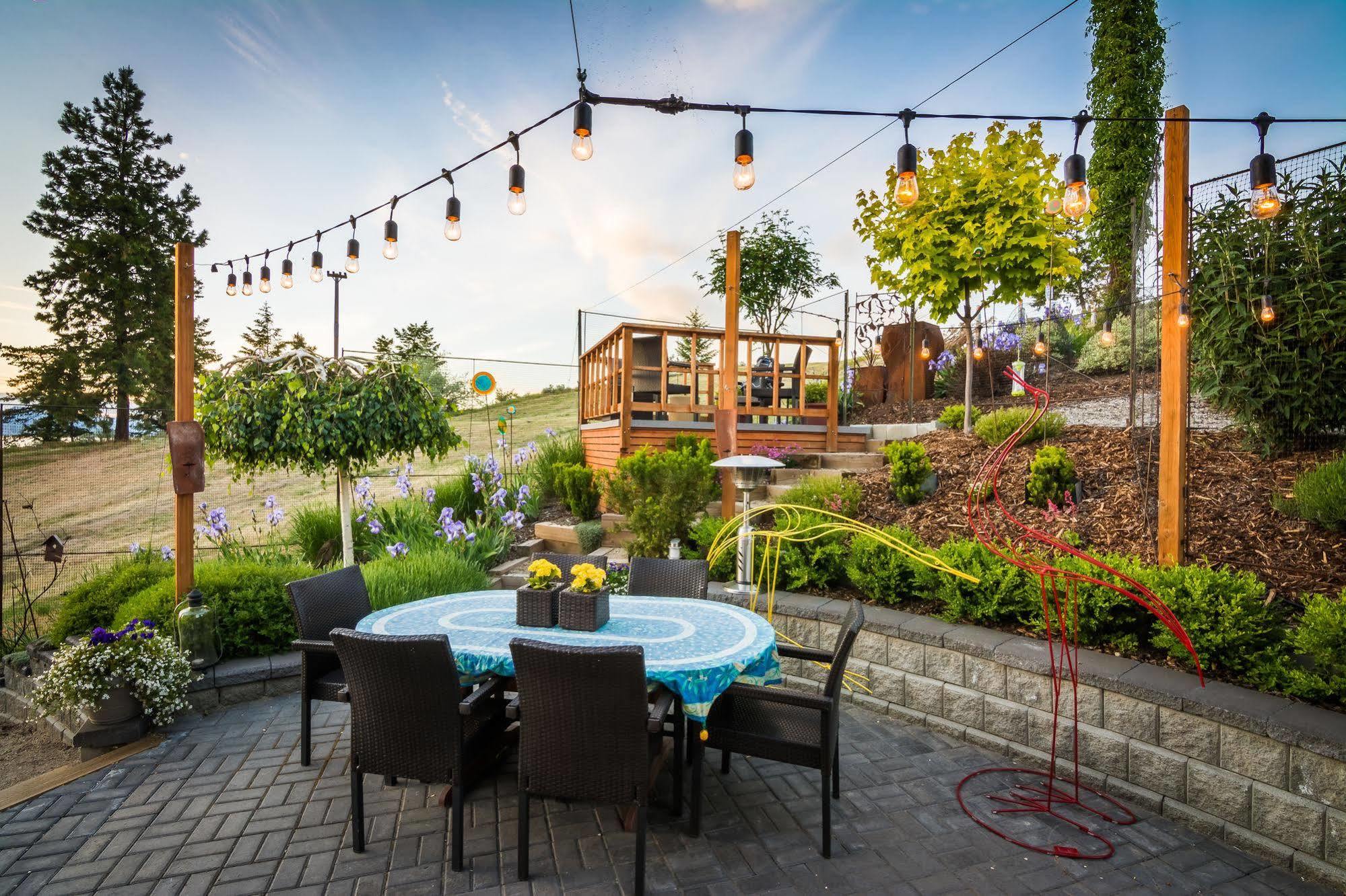 Cormier'S Studio Guest Suites Penticton Bagian luar foto